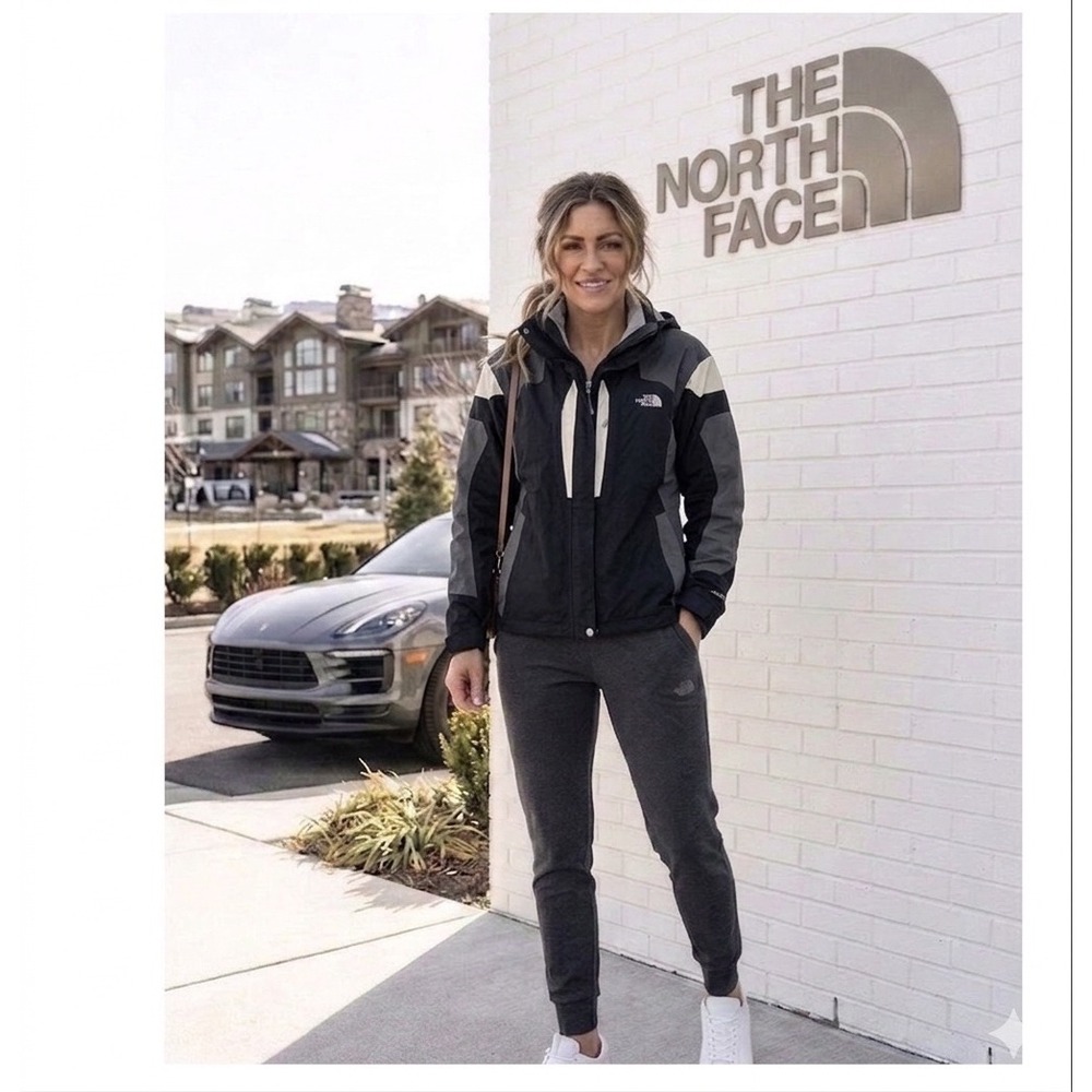 The North Face🩶🖤🩶HyVent Rain Jacket Womens XL Black Grey Colorblock Shell